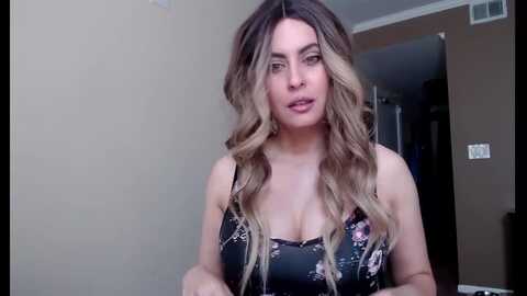 vix_spy @ myfreecams on 20230915