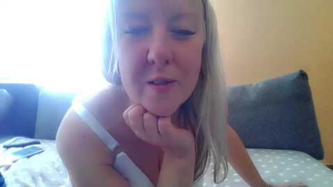 christine31 @ myfreecams on 20230916