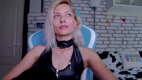 karoline121 @ myfreecams on 20230916