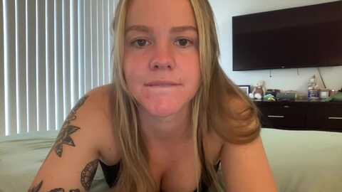 kittykat29 @ myfreecams on 20230916