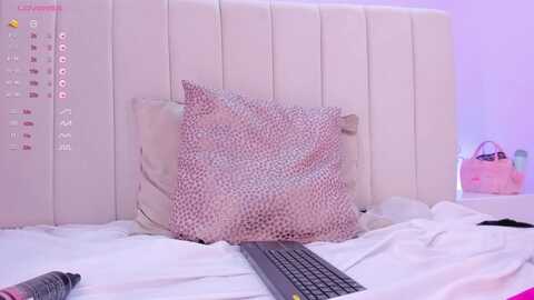 valeriah_ @ myfreecams on 20230916