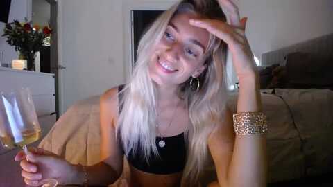 vodka_queen @ myfreecams on 20230916