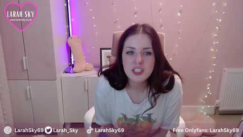 larah_sky @ myfreecams on 20230917