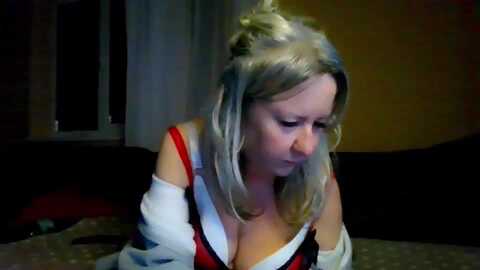 christine31 @ myfreecams on 20230918