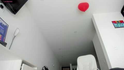 jade7777 @ myfreecams on 20230918