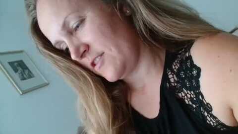 justlily @ myfreecams on 20230918