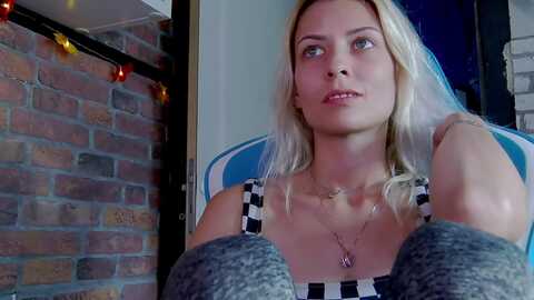 karoline121 @ myfreecams on 20230918