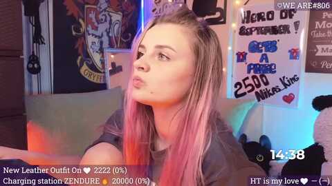 lil_nika @ myfreecams on 20230918