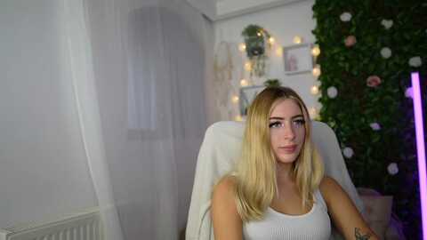 tina_nappi18 @ myfreecams on 20230918