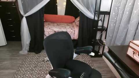 eight_bit @ myfreecams on 20230919