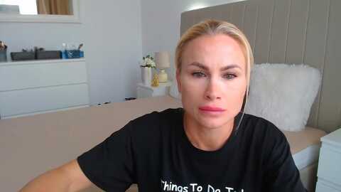 hrystina_ @ myfreecams on 20230919