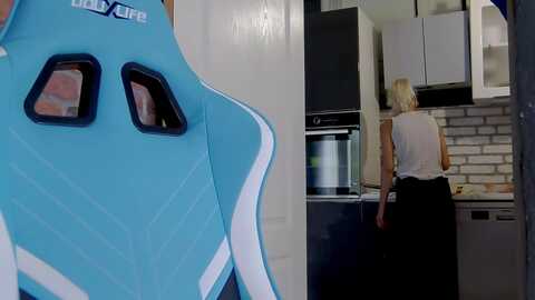 karoline121 @ myfreecams on 20230919