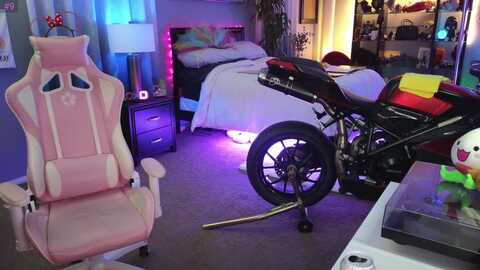 lexxiskol @ myfreecams on 20230919