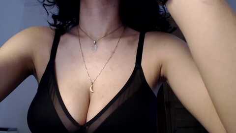 lolaspie @ myfreecams on 20230919