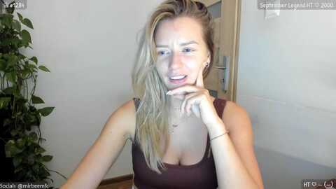 mirbee @ myfreecams on 20230919