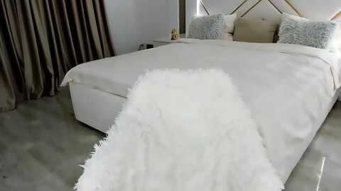 misssophiex @ myfreecams on 20230919