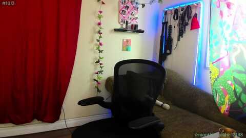 peachyqueen_ @ myfreecams on 20230919