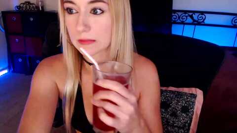 southernskye @ myfreecams on 20230919