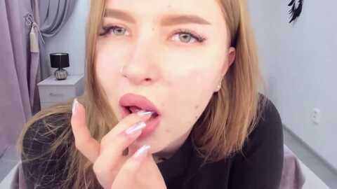 violarose @ myfreecams on 20230919