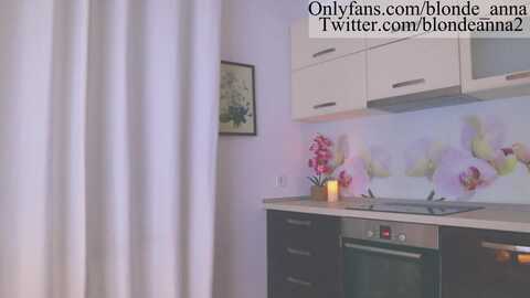 anna_brown @ myfreecams on 20230921