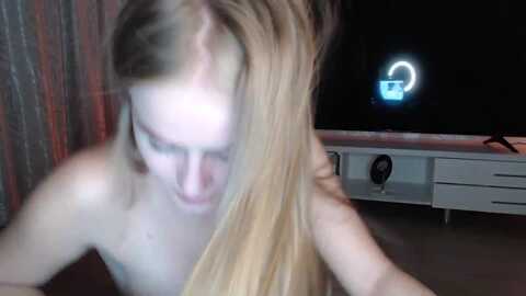 blondino4ka07 @ myfreecams on 20230921