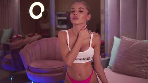 esmeainsley @ myfreecams on 20230921