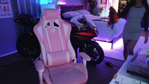 lexxiskol @ myfreecams on 20230921