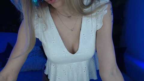 horny_blond @ myfreecams on 20230923