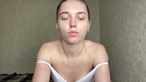 sabrinahope @ myfreecams on 20230923