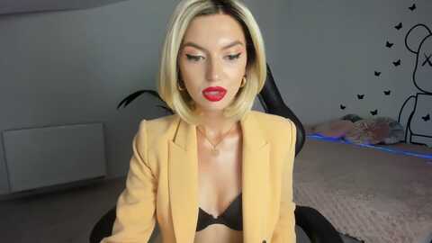 emeraldtopaz @ myfreecams on 20230924