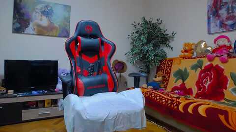 fiama77 @ myfreecams on 20230924