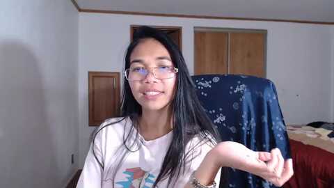 littlekai2023 @ myfreecams on 20230924