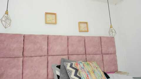 lizza_robert @ myfreecams on 20230924