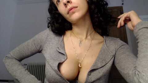 lolaspie @ myfreecams on 20230924