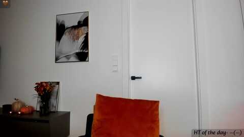 mi_ha @ myfreecams on 20230924