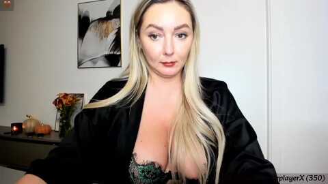 mi_ha @ myfreecams on 20230924