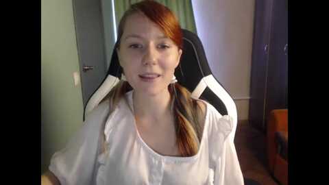 nikifoks18 @ myfreecams on 20230924