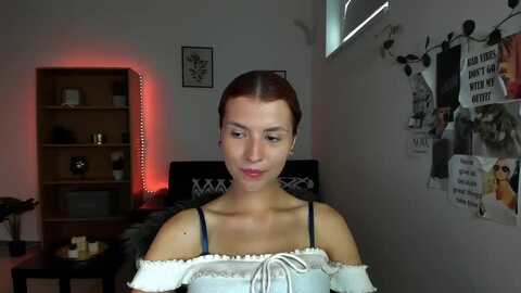 sarajaay18 @ myfreecams on 20230924