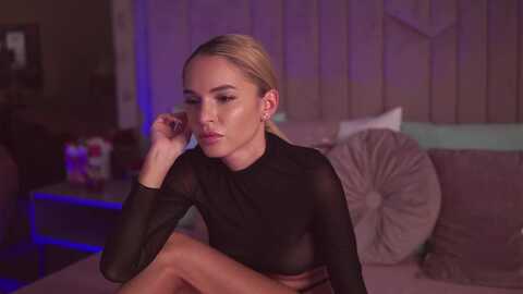 esmeainsley @ myfreecams on 20230925