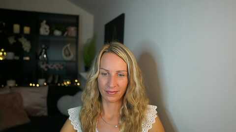nikki__sexx__ @ myfreecams on 20230925