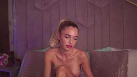 esmeainsley @ myfreecams on 20230926