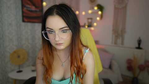 hazel_moore18 @ myfreecams on 20230926