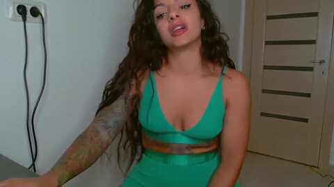khateee @ myfreecams on 20230926