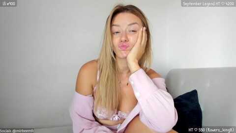 mirbee @ myfreecams on 20230926