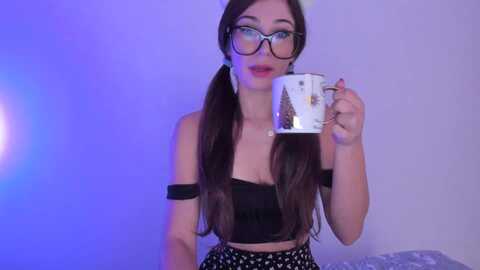 llamatell @ myfreecams on 20230927