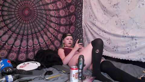 moonbbfloof @ myfreecams on 20230928