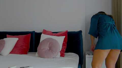 naiasummer @ myfreecams on 20230928