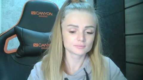 nowarinukrain @ myfreecams on 20230928