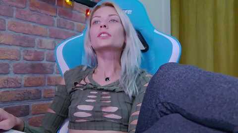 karoline121 @ myfreecams on 20230929