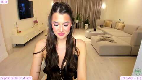 kri_luna @ myfreecams on 20230929